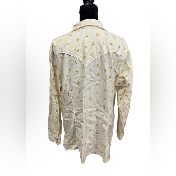 Wrangler Snap Button Top - Picture 4 of 4